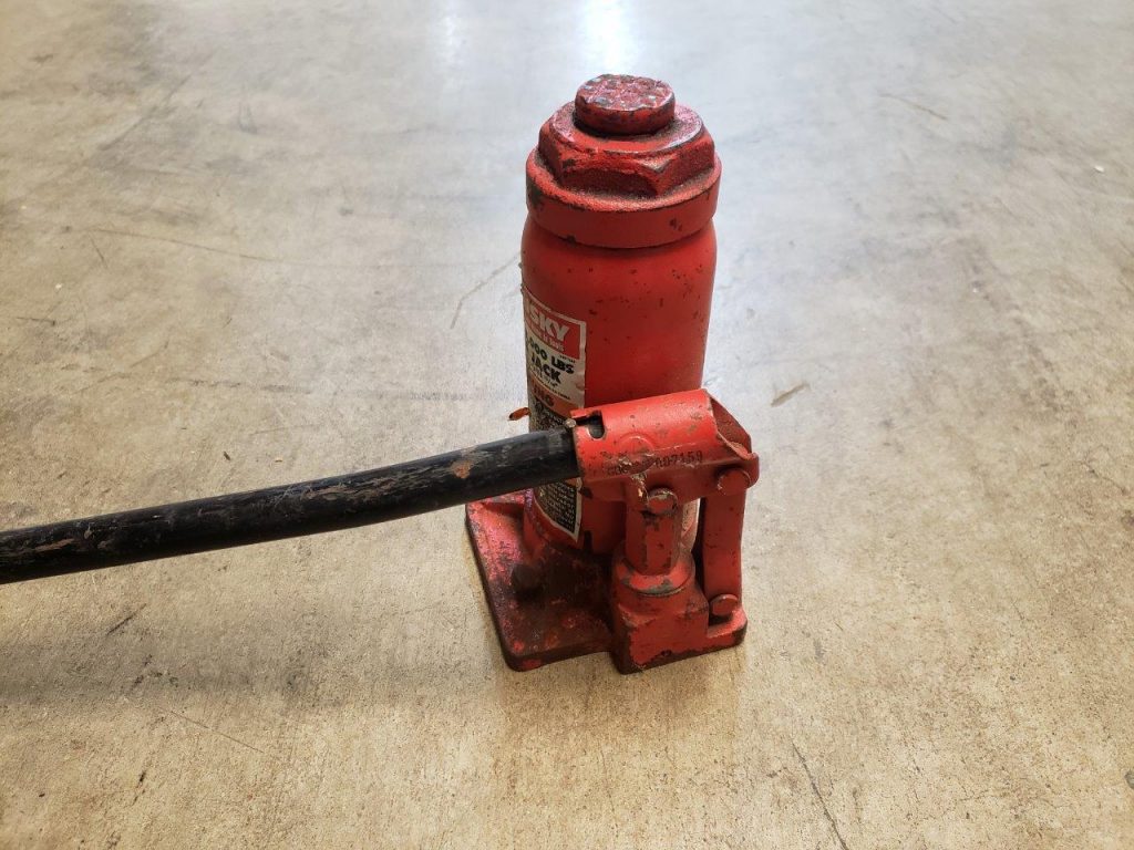 Husky 6 Ton / 12000 Lbs Hydraulic Bottle Jack | Chicago HVAC tools and ...